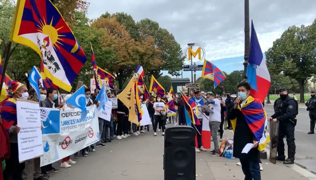 ཧྥ་རན་སིའི་ནང་རྒྱ་ནག་གི་ཕྱི་སྲིད་བློན་ཆེན་འབྱོར་སྐབས་ངོ་རྒོལ། ༢༠༢༠།༨།༢༨ ཧྥ་རན་སིའི་ནང་རྒྱ་ནག་གི་ཕྱི་སྲིད་བློན་ཆེན་འབྱོར་སྐབས་ངོ་རྒོལ། ༢༠༢༠།༨།༢༨