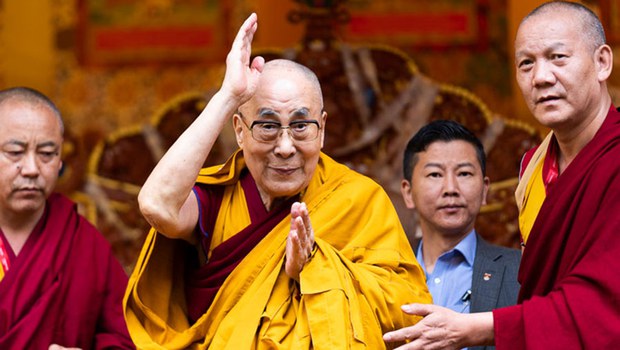 སྤྱི་ནོར་༧གོང་ས་༧སྐྱབས་མགོན་ཆེན་པོ་མཆོག་པན་ཇཱབ་མངའ་སྡེས་གདན་འདྲེན་ཞུས་པ། སྤྱི་ནོར་༧གོང་ས་༧སྐྱབས་མགོན་ཆེན་པོ་མཆོག་པན་ཇཱབ་མངའ་སྡེས་གདན་འདྲེན་ཞུས་པ།