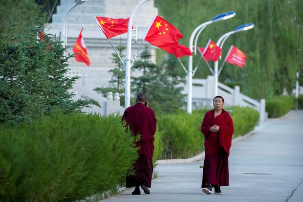 རྒྱ་ནག་དེ་བཞིན་མུ་མཐུད་དུ་ཆོས་དད་རང་དབང་མེད་པའི་རྒྱལ་ཁབ་ཁོངས་སུ་ཡོད་པ་སྙན་ཐོའི་ནང་གསལ་འདུག