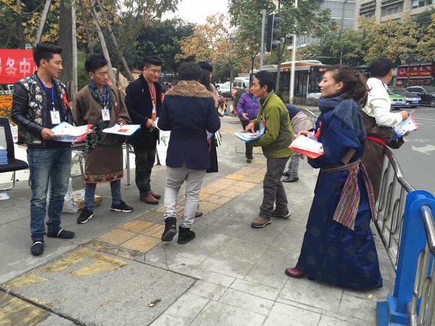 བོད་ནང་བོད་མི་ཚོས་ཨེ་འགོག་ལས་འགུལ་སྤེལ་བཞིན་པ། 