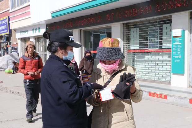 ལྷ་ས་ཁུལ་དུ་ཕྱི་ཕྱོགས་སུ་འབྲེལ་བ་བྱེད་མཁན་ཚོར་འབོད་འགུག་འདྲི་རྩད་བྱེད་བཞིན་ཡོད་འདུག ལྷ་ས་ཁུལ་དུ་ཕྱི་ཕྱོགས་སུ་འབྲེལ་བ་བྱེད་མཁན་ཚོར་འབོད་འགུག་འདྲི་རྩད་བྱེད་བཞིན་ཡོད་འདུག