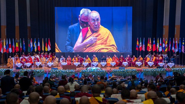 ༧གོང་ས་༧སྐྱབས་མགོན་ཆེན་པོ་མཆོག་གི་དགོངས་གཞི་ལྟར་རྒྱལ་སྤྱིའི་རང་བཞིན་ལྡན་པའི་བགྲོ་གླེང་མུ་འཐུད་སྤེལ་རྒྱུ་ཡིན་པ་རྒྱལ་སྤྱིའི་དགེ་འདུན་པའི་གླེང་སྟེགས་ཀྱི་གྲོས་ཆོད་གཏན་འབེབས་ནང་བཀོད་འདུག ༧གོང་ས་༧སྐྱབས་མགོན་ཆེན་པོ་མཆོག་གི་དགོངས་གཞི་ལྟར་རྒྱལ་སྤྱིའི་རང་བཞིན་ལྡན་པའི་བགྲོ་གླེང་མུ་འཐུད་སྤེལ་རྒྱུ་ཡིན་པ་རྒྱལ་སྤྱིའི་དགེ་འདུན་པའི་གླེང་སྟེགས་ཀྱི་གྲོས་ཆོད་གཏན་འབེབས་ནང་བཀོད་འདུག