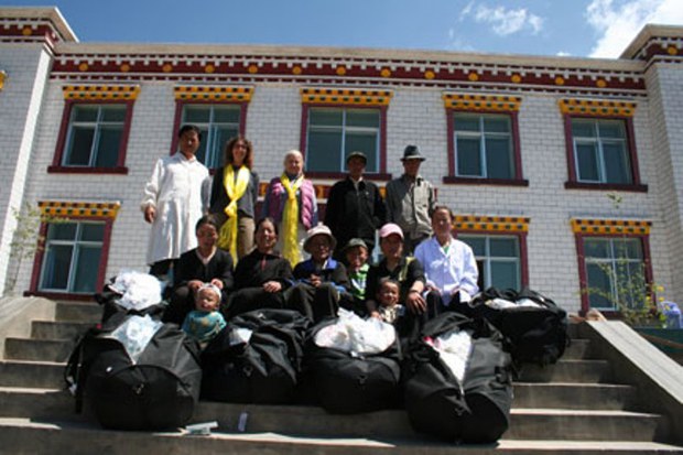 (Rotary club of Ojai)ཞེས་པའི་རོགས་སྐྱོར་ཐེབས་རྩའི་ཚོགས་པས་བོད་ནང་རོགས་རམ། ༢༠༠༧