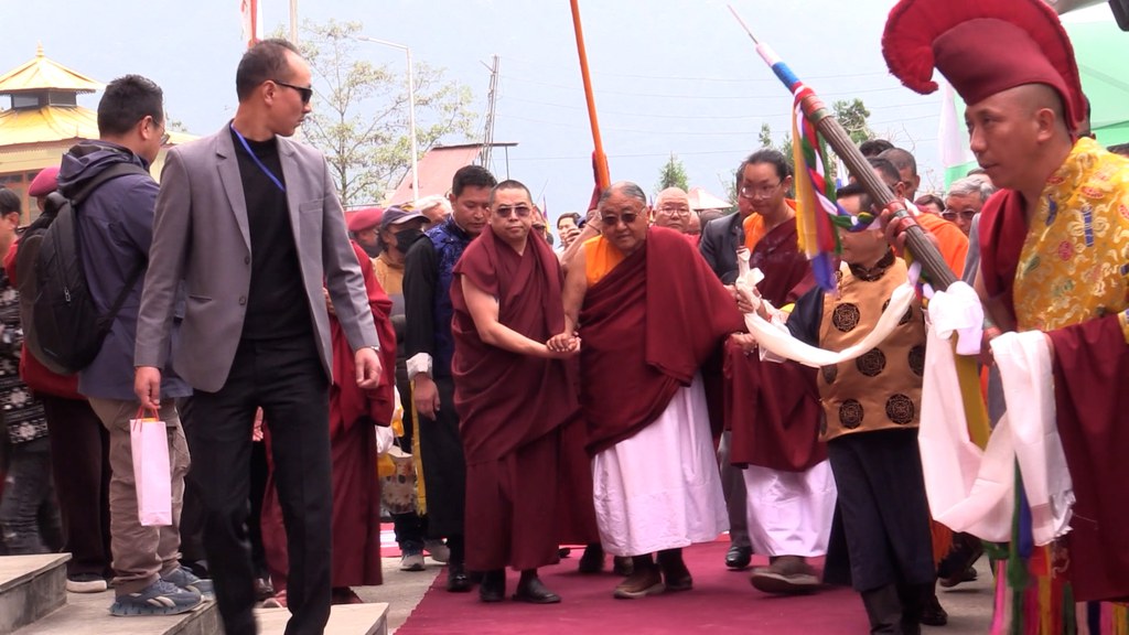 Sakya Trichen (2).jpg