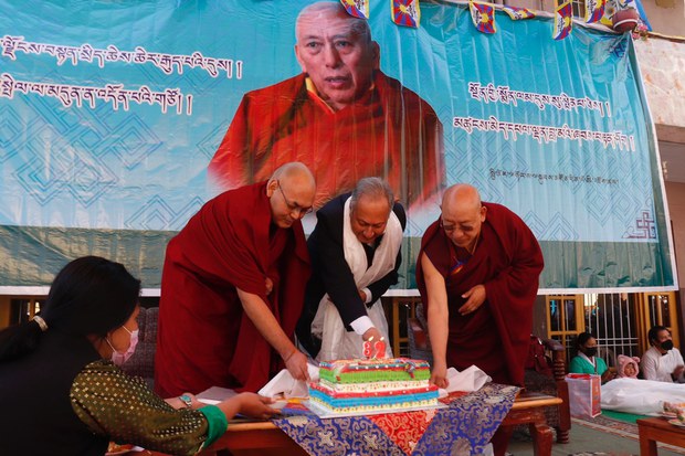 རྒྱ་གར་ལ་དྭགས་དང་རྡ་རམ་སཱ་ལ་སོགས་སུ་བཀའ་ཟུར་ཟམ་གདོང་རིན་པོ་ཆེའི་འཁྲུངས་སྐར་སྲུང་བརྩི་གནང་འདུག རྒྱ་གར་ལ་དྭགས་དང་རྡ་རམ་སཱ་ལ་སོགས་སུ་བཀའ་ཟུར་ཟམ་གདོང་རིན་པོ་ཆེའི་འཁྲུངས་སྐར་སྲུང་བརྩི་གནང་འདུག