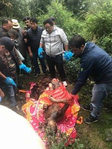 དོན་འགྲུབ་ལགས་ཀྱིས་རང་ལུས་མེར་བསྲེགས་རྗེས།