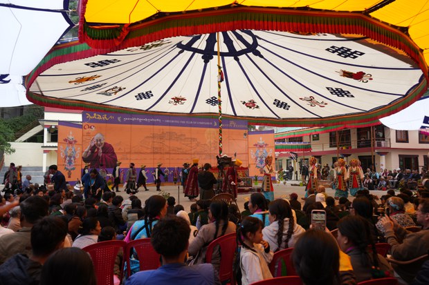 བཞུགས་སྒར་རྡ་རམ་ས་ལར་བོད་ཀྱི་ཞོ་སྟོན་རྒྱས་པ་ཐེངས་ ༢༨ པ་དབུ་འཛུགས།