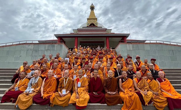 ནང་པའི་དགེ་སློང་མ་བརྒྱ་དང་བཞི་བཅུ་ལྷག་གཉན་ཡོད་དུ་དབྱར་གནས་ལ་བཞུགས་འདུག ནང་པའི་དགེ་སློང་མ་བརྒྱ་དང་བཞི་བཅུ་ལྷག་གཉན་ཡོད་དུ་དབྱར་གནས་ལ་བཞུགས་འདུག