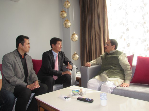 སྲིད་སྐྱོང་དང་རྒྱ་གར་གྱི་BJPཆབ་སྲིད་ཚོཊ་པའི་དབུ་ཁྲིད་དང་མཇལ་འཕྲད་སྐབས། ༢༠༡༥།༥།༢