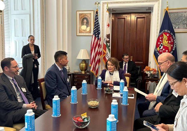 སྲིད་སྐྱོང་མཆོག་གིས་སྣེ་ཁྲིད་པའི་བོད་མིའི་སྐུ་ཚབ་ཀྱིས་ཨ་རིའི་གྲོས་ཚོགས་ཀྱི་ཚོགས་གཙོ་ཟུར་པ་དང་མཇལ་མོལ་གནང་འདུག སྲིད་སྐྱོང་མཆོག་གིས་སྣེ་ཁྲིད་པའི་བོད་མིའི་སྐུ་ཚབ་ཀྱིས་ཨ་རིའི་གྲོས་ཚོགས་ཀྱི་ཚོགས་གཙོ་ཟུར་པ་དང་མཇལ་མོལ་གནང་འདུག