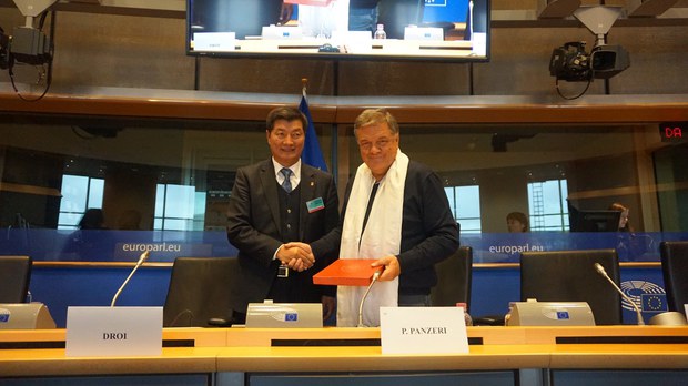 སྲིད་སྐྱོང་མཆོག་གིས་ཡོ་རོབ་གྲོས་ཚོགས་ཀྱི་འགྲོ་བ་མིའི་ཐོབ་ཐང་ཚོགས་ཆུང་ནང་གཏམ་བཤད་གནང་རྗེས། ༢༠༡༨།༡།༢༣ སྲིད་སྐྱོང་མཆོག་གིས་ཡོ་རོབ་གྲོས་ཚོགས་ཀྱི་འགྲོ་བ་མིའི་ཐོབ་ཐང་ཚོགས་ཆུང་ནང་གཏམ་བཤད་གནང་རྗེས། ༢༠༡༨།༡།༢༣