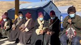 ཀན་སུའུ་དང་མཚོ་སྔོན་གྱི་ས་ཡོམ་གོད་ཆག་བྱུང་ཡུལ་མི་མང་ལ་གདུང་སེམས་མཉམ་སྐྱེད།