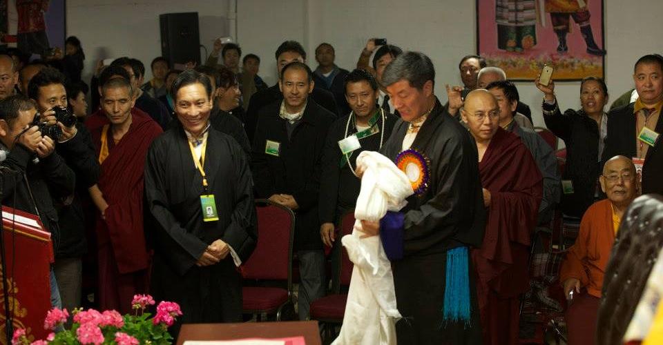 སྲིད་སྐྱོང་བློ་བཟང་སེང་གེ་མཆོག་གིས་ནེའུ་ཡོག་བོད་མིར་གཏམ་བཤད་གནང་སྐབས།