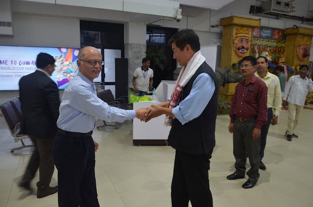 སྲིད་སྐྱོང་ནས་རྒྱ་གར་གྱི་དགེ་ལས་སློབ་ཕྲུག་ལ་གསུང་བཤད།