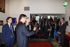 རྒྱལ་སྤྱིའི་བོད་དོན་འགུལ་ཁང་ནས་སྲིད་སྐྱོང་མཆོག་ལ་ཆེ་བསྟོད་ཀྱི་སྣེ་ལེན་གསོལ་སྟོན་སྐབས། ༢༠༡༧།༥།༢༣