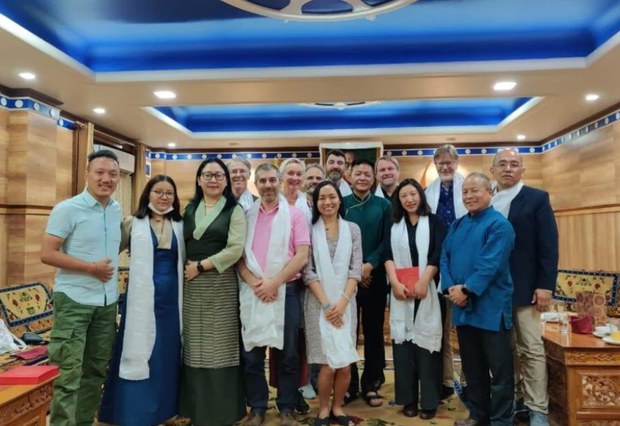 སྲིད་སྐྱོང་མཆོག་གིས་རྡ་སར་ཕེབས་པའི་ཁོར་ཡུག་སྲུང་སྐྱོབ་ལས་འགུལ་བ་དང་མཇལ་མོལ། སྲིད་སྐྱོང་མཆོག་གིས་རྡ་སར་ཕེབས་པའི་ཁོར་ཡུག་སྲུང་སྐྱོབ་ལས་འགུལ་བ་དང་མཇལ་མོལ།