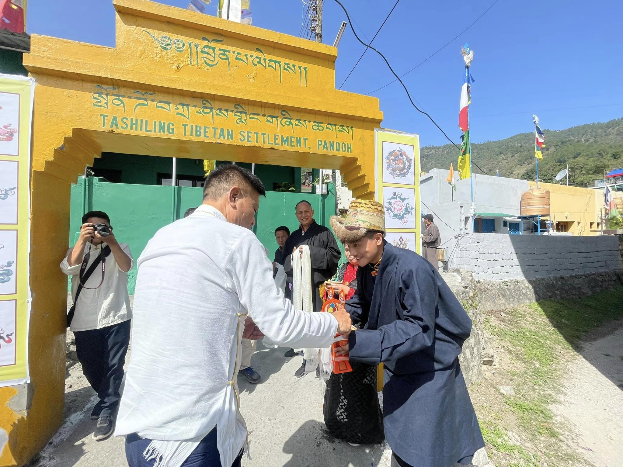 Sikyong penpa  Mandi (2).jpg