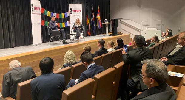 སྲིད་སྐྱོང་མཆོག་གིས་ཨོསི་ཊརེ་ལི་ཡའི་རྒྱལ་སར་གཞུང་དོན་འཚམས་གཟིགས་གནང་བཞིན་འདུག སྲིད་སྐྱོང་མཆོག་གིས་ཨོསི་ཊརེ་ལི་ཡའི་རྒྱལ་སར་གཞུང་དོན་འཚམས་གཟིགས་གནང་བཞིན་འདུག