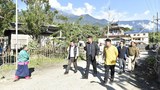 སྲིད་སྐྱོང་མཆོག་གིས་འཕགས་བོད་ས་མཚམས་ཀྱི་བོད་མིའི་གཞིས་ཆགས་ཁག་ལ་གཟིགས་སྐོར་གནང་འདུག