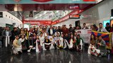 སྲིད་སྐྱོང་མཆོག་གིས་ཡོ་རོབ་ཀྱི་རྒྱལ་ཁབ་ཁག་ཅིག་ནང་གཞུང་འབྲེལ་འཚམས་གཟིགས་གནང་བཞིན་འདུག