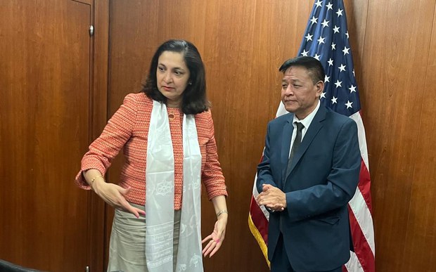 སྲིད་སྐྱོང་མཆོག་དང་ཨ་རིའི་བོད་དོན་ཆེད་དམིགས་བསལ་འབྲེལ་མཐུད་པ་གཉིས་ཨ་རིའི་ཕྱི་སྲིད་ལས་ཁུངས་སུ་མཇལ་མོལ་གནང་འདུག སྲིད་སྐྱོང་མཆོག་དང་ཨ་རིའི་བོད་དོན་ཆེད་དམིགས་བསལ་འབྲེལ་མཐུད་པ་གཉིས་ཨ་རིའི་ཕྱི་སྲིད་ལས་ཁུངས་སུ་མཇལ་མོལ་གནང་འདུག