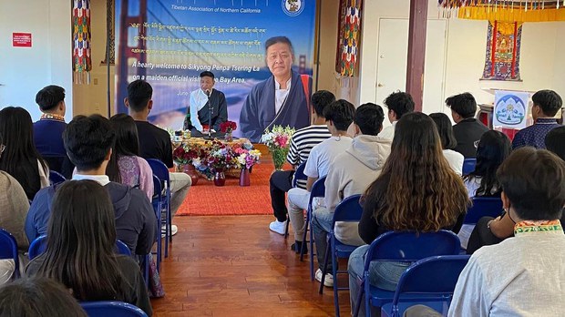 སྲིད་སྐྱོང་མཆོག་ཨ་རིའི་ནུབ་ཕྱོགས་གྲོང་ཁྱེར་San Franciscoནང་གཞུང་འབྲེལ་ཕྱོགས་ཕེབས། སྲིད་སྐྱོང་མཆོག་ཨ་རིའི་ནུབ་ཕྱོགས་གྲོང་ཁྱེར་San Franciscoནང་གཞུང་འབྲེལ་ཕྱོགས་ཕེབས།