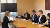 སྲིད་སྐྱོང་མཆོག་གིས་སུད་ཝེ་ཌན་གྲོས་ཚོགས་ཀྱི་ཕྱི་དྲིལ་ལས་དོན་ཚོགས་ཆུང་གི་འབྲེལ་ཡོད་མི་སྣ་དང་མཇལ་འཕྲད་གནང་འདུག