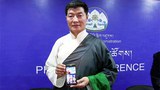 སྲིད་སྐྱོང་མཆོག་གིས་TTVམཉེན་ཆས་དབུ་འབྱེད་གནང་སྐབས། ༢༠༡༥།༨།༡༢