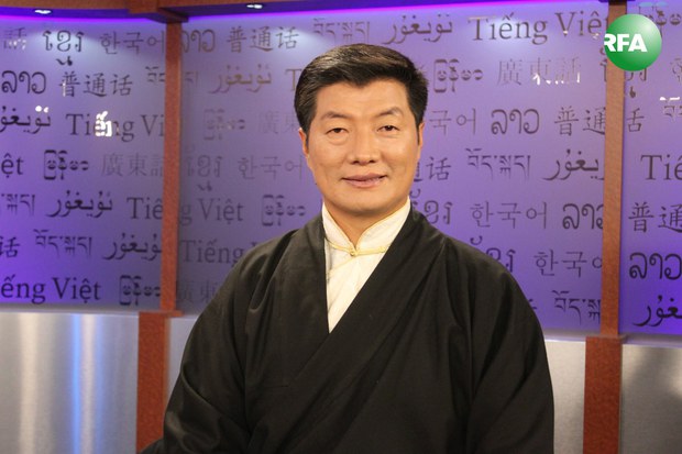 སྲིད་སྐྱོང་འོས་མི་བློ་བཟང་སེང་གེ་མཆོག་ལ་འདི་ག་རླུང་འཕྲིན་ཁང་གིས་བཅར་འདྲིའི་སྐབས། ༢༠༡༦།༢།༡༠ སྲིད་སྐྱོང་འོས་མི་བློ་བཟང་སེང་གེ་མཆོག་ལ་འདི་ག་རླུང་འཕྲིན་ཁང་གིས་བཅར་འདྲིའི་སྐབས། ༢༠༡༦།༢།༡༠