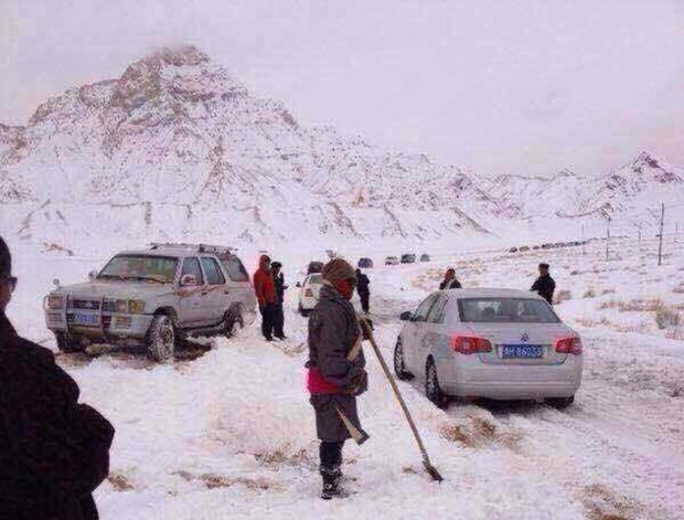 མདོ་སྨད་གཏེར་ལམ་རྫོང་དུ་གངས་སྐྱོན་བྱུང་ཡུལ། ༢༠༡༥།༢།༢༥