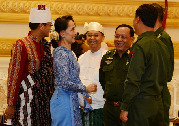 ལྕམ་ཨང་སང་སུ་ཅཱིར་(Aung San Suu Kyi)དང་མ་ཡན་མར་གྱི་མཐོ་རིམ་མི་སྣ་མཇལ་འཕྲད་སྐབས། ༢༠༡༦།༣།༣༠ ལྕམ་ཨང་སང་སུ་ཅཱིར་(Aung San Suu Kyi)དང་མ་ཡན་མར་གྱི་མཐོ་རིམ་མི་སྣ་མཇལ་འཕྲད་སྐབས། ༢༠༡༦།༣།༣༠