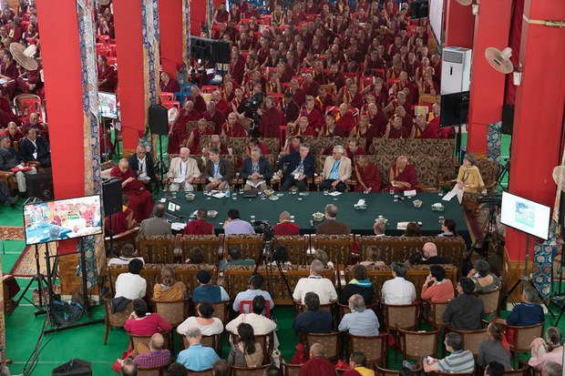 ༧གོང་ས་མཆོག་དབུ་བཞུཊ་ཐོག་འབྲས་སྤུངས་བློ་གསལ་གླིང་གྲྭ་ཚང་དུ་ནང་ཆོས་དང་ཚན་རིག་བར་མཁས་བའི་བགྲོ་གླེང་གནང་བཞིན་པ། ༢༠༡༦།༡༢།༡༩ ༧གོང་ས་མཆོག་དབུ་བཞུཊ་ཐོག་འབྲས་སྤུངས་བློ་གསལ་གླིང་གྲྭ་ཚང་དུ་ནང་ཆོས་དང་ཚན་རིག་བར་མཁས་བའི་བགྲོ་གླེང་གནང་བཞིན་པ། ༢༠༡༦།༡༢།༡༩