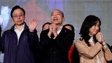 ཐེ་ཝན་ཀོ་ཤོན་གྲོང་ཁྱེར་གྱི་སྤྱི་ཁྱབ་གོ་མིན་ཏང་ཚོགས་པའི་སྐུ་ཞབས་(Han Kuo-yu) ༼དཀྱིལ༽