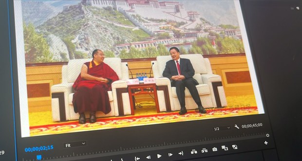 བོད་རང་སྐྱོང་ལྗོངས་ཟེར་བའི་རྒྱ་ནག་དམར་ཤོག་ཚོགས་པའི་དྲུང་ཆེ་ཝང་ཅུན་ཀྲེང་དང་རྒྱ་ནག་གིས་བསྐོ་བཞག་བྱས་པའི་པན་ཆེན་གཉིས་ཐུག་འདུག