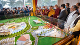 ༸གོང་ས་མཆོག་གིས། ང་ཚོ་རྒྱ་གར་ནང་བཙན་བྱོལ་བ་ཆགས་པ་དེ་བསྐལ་བ་བཟང་པོ་དང་ཉིན་རེ་བཞིན་འཚེ་བ་མེད་པའི་ཐོག་བསམ་བློ་གཏོང་ཐུབ་ན་ཡག་པོ་ཡོད་ཅེས་བཀའ་སྩལ་བ།