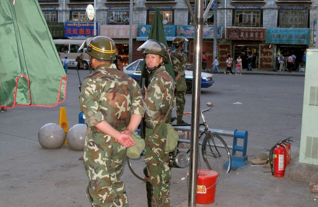 གསུམ་བཅུའི་དུས་དྲན་དང་བསྟུན་བོད་ནང་མངོན་ལྐོག་གཉིས་ནས་དམ་དྲག་ཇེ་ཆེར་བཏང་འདུག་ཟེར།