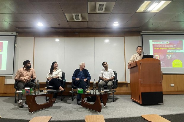 རྒྱ་གར་གྱི་རྒྱལ་ས་ལྡི་ལིར་བོད་དོན་མཁས་བའི་བགྲོ་གླེང་གནང་འདུག