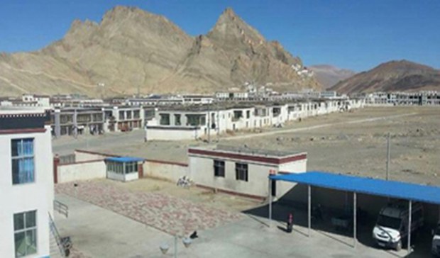 དིང་རི་རྫོང་།