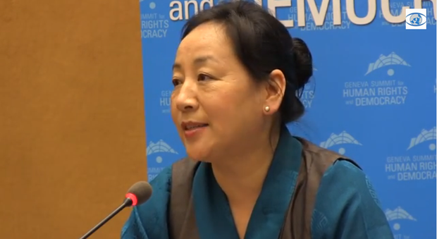 ཕྱི་དྲིལ་བཀའ་བློན་མཆོག་གིས་ཇི་ནི་ཝའི་ལྷན་ཚོགས་སུ་བོད་དོན་གཏམ་བཤད་གནང་བཞིན་པ། ༢༠༡༥།༢།༢༣