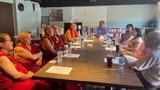 ཐེ་ཝན་དུ་བོད་བརྒྱུད་ནང་པའི་དགེ་འདུན་པ་དང་ཐེ་ཝན་གྱི་སེམས་ཁམས་སྨན་པའི་བར་བགྲོ་གླེང་།