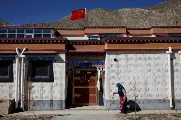 རྒྱལ་ཚོགས་ཀྱི་ཆེད་མཁས་བས་བོད་ནང་གི་ངལ་རྩོལ་བཤུ་གཞོག་དང་འབྲེལ་ནས་རྒྱ་ནག་གཞུང་ལ་དྲི་བ་བཏོན་འདུག