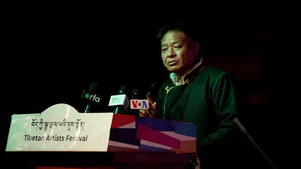 སྒྱུ་རྩལ་བ་རྣམས་ནས་སྒྱུ་རྩལ་སྣ་མང་བརྒྱུད་བོད་དོན་དྲིལ་བསྒྲགས་གནང་བཞིན་པར་བོད་མིའི་སྒྲིག་འཛུགས་ནས་དུས་རྟག་ཏུ་རྒྱབ་སྐྱོར་ཡོད་པ་གསུངས་སོང་། སྒྱུ་རྩལ་བ་རྣམས་ནས་སྒྱུ་རྩལ་སྣ་མང་བརྒྱུད་བོད་དོན་དྲིལ་བསྒྲགས་གནང་བཞིན་པར་བོད་མིའི་སྒྲིག་འཛུགས་ནས་དུས་རྟག་ཏུ་རྒྱབ་སྐྱོར་ཡོད་པ་གསུངས་སོང་།