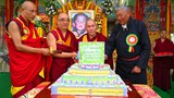 བྱེས་ཀྱི་གདན་ས་བཀྲིས་ལྷུན་པོ་གཙོས་པའི་བོད་མི་གནས་སྡོད་ས་གནས་ཁག་ཏུ་༸པཎ་ཆེན་དགེ་འདུན་ཆོས་ཀྱི་ཉི་མ་མཆོག་གི་འཁྲུངས་སྐར་སྲུང་བརྩི་ཞུས།