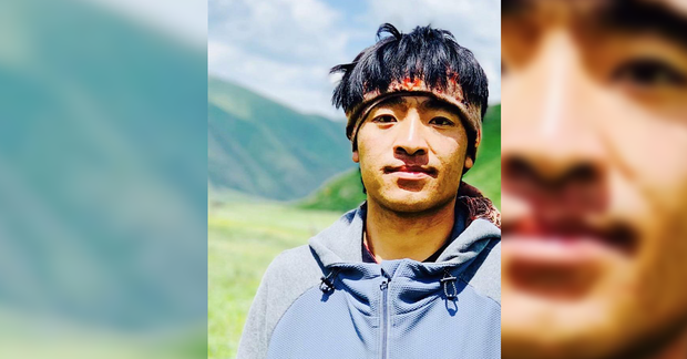 བོད་མི་ན་གཞོན་ཤེས་ཡོན་སློབ་གསོ་བ་དཔལ་མགོན་ལགས་གློད་གྲོལ་བཏང་ཡོད་ཀྱང་མུ་མཐུད་དམ་དྲག་དང་ལྟ་སྲུང་འོག་གནས་འདུག