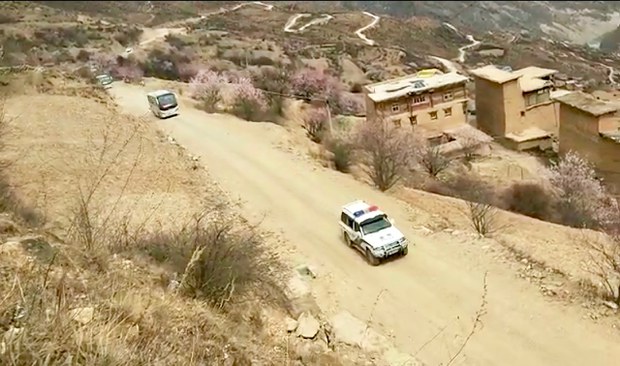 གོ་འཇོ་རྫོང་ར་ཉིས་ས་གནས་ཀྱི་བོད་མི་ཁག་གཅིག་བཙན་གྱིས་གནས་སྤོར་བྱེད་དུ་བཅུག་སྐབས། ༢༠༡༩།༣།༣༡ གོ་འཇོ་རྫོང་ར་ཉིས་ས་གནས་ཀྱི་བོད་མི་ཁག་གཅིག་བཙན་གྱིས་གནས་སྤོར་བྱེད་དུ་བཅུག་སྐབས། ༢༠༡༩།༣།༣༡