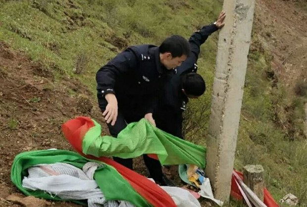 ཉེན་རྟོག་པས་མ་ཎྀ་དར་ལྕོག་གཙང་བཟོ་བྱེད་བཞིན་པ། ༢༠༢༠།༦