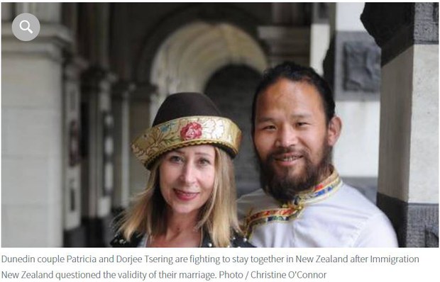 ནིའུ་ཛི་ལན་ཌིའི་བེུད་(Patricia Goldsmith)དང་རྡོ་རྗེ་ཚེ་རིང་།