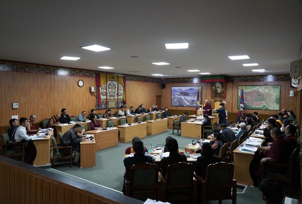 ཆེས་མཐོའི་ཁྲིམས་ཞིབ་ཁང་གི་ཁྲིམས་ཞིབ་པ་དང་འབྲེལ་བའི་ཁྲིམས་འཆར་གྲོས་ཚོགས་སུ་ཚད་མཐོའི་མང་མོས་ཀྱི་ལམ་ནས་གཏན་འབེབས་གནང་ཡོད་པ།