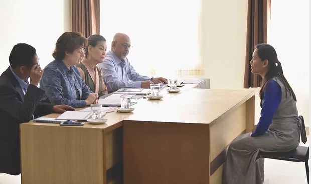 བོད་མི་ཨ་རིར་སློབ་སྦྱོང་དུ་བསྐྱོད་མཁན་འདེམས་སྒྲུག་བྱེད་བཞིན་པ། ༢༠༡༩།༥།༢༠
