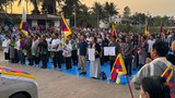 སྡེ་དགེ་རྫོང་ཁོངས་ཀྱི་གནས་སྟངས་ཐད་རྒྱ་གར་ལྷོ་ཕྱོགས་ཁུལ་གྱི་བོད་མི་ཚོས་གོམ་བགྲོད་དང་གདུང་སེམས་མཉམ་སྐྱེས་ཀྱི་ལས་འགུལ་སྤེལ་འདུག